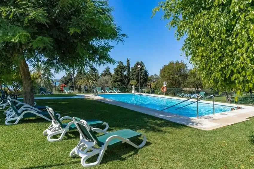 Piscina de Piso en venta en Marbella con Aire acondicionado, Calefacción y Jardín privado