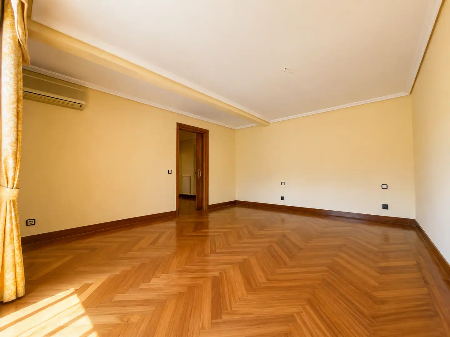 Villa mit Pool zum Verkauf in Urbanización Este - Montepríncipe, imagen 28