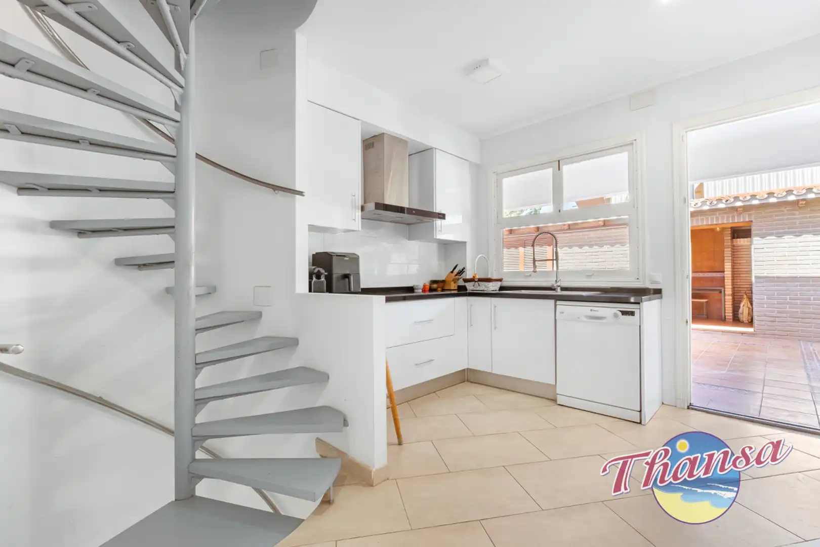 Cocina de Casa o chalet en venta en Alicante / Alacant con Aire acondicionado, Calefacción y Jardín privado