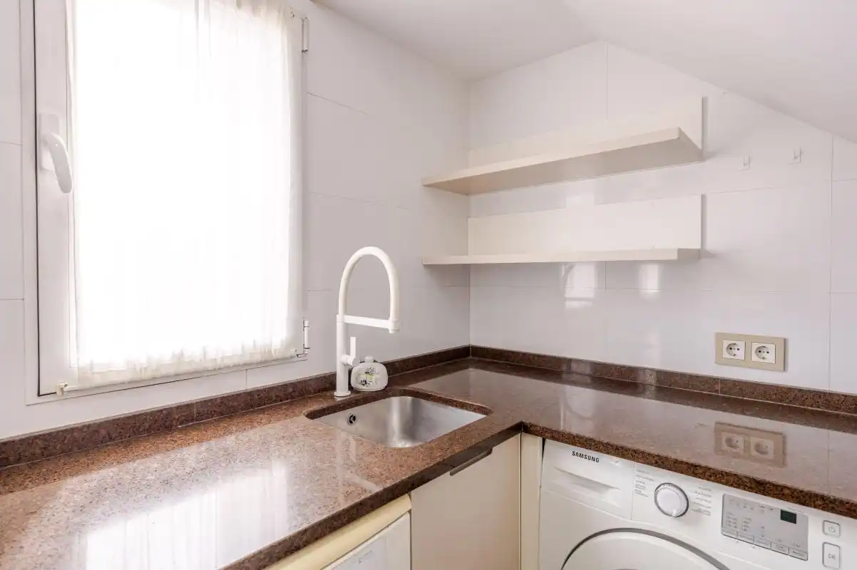 Küche von Maisonette zum Verkauf in Madrid mit Klimaanlage, Heizung und Terrasse