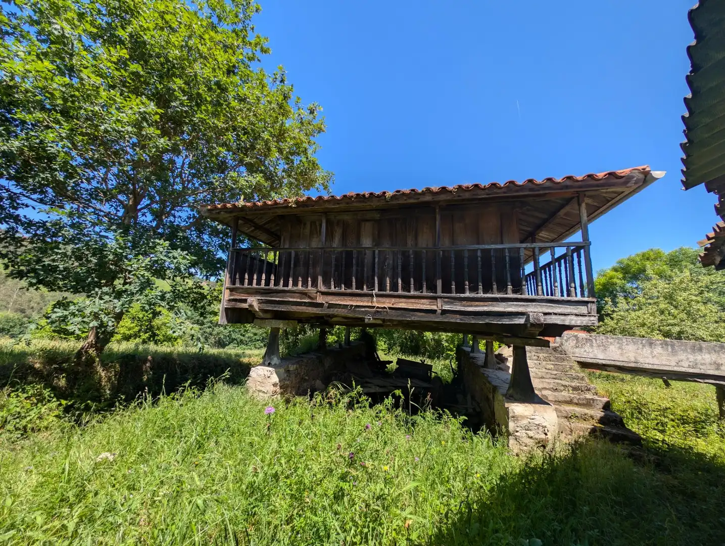 Vista exterior de Casa o chalet en venta en Salas con Jardín privado, Terraza y Trastero