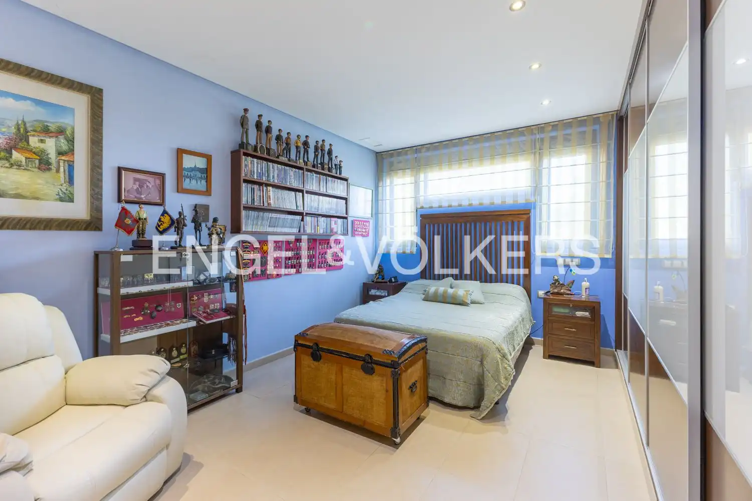 Houses for sale in Gilet  with Air Conditioner, Heating and Private garden