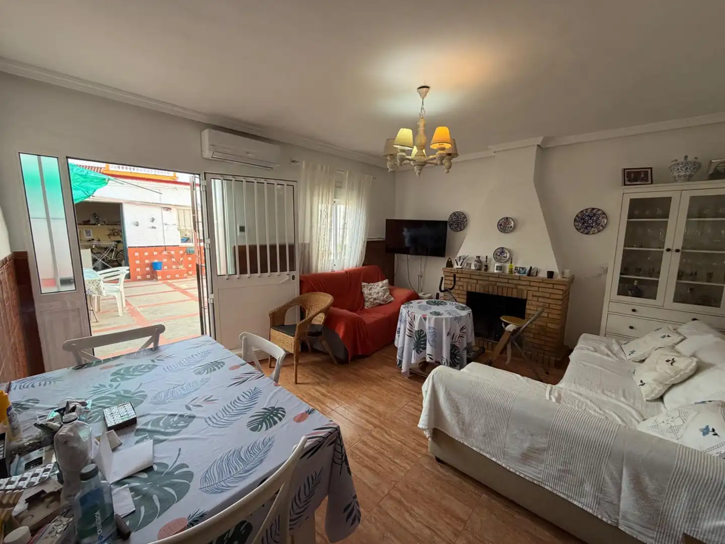 Sala d'estar de Casa adosada en venda en Mairena del Aljarafe