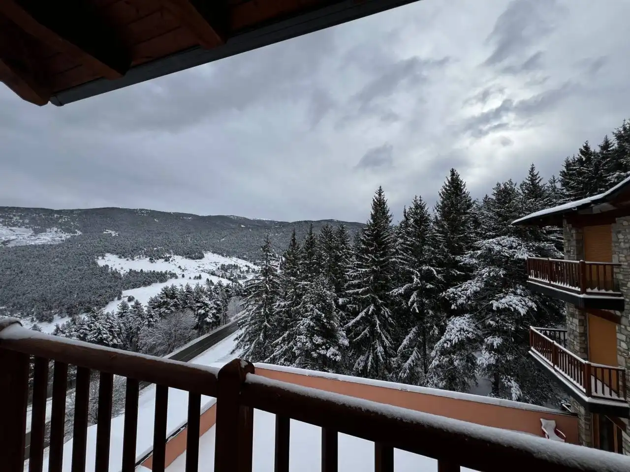Terraza de Apartamento de alquiler en Alp con Calefacción, Terraza y Amueblado