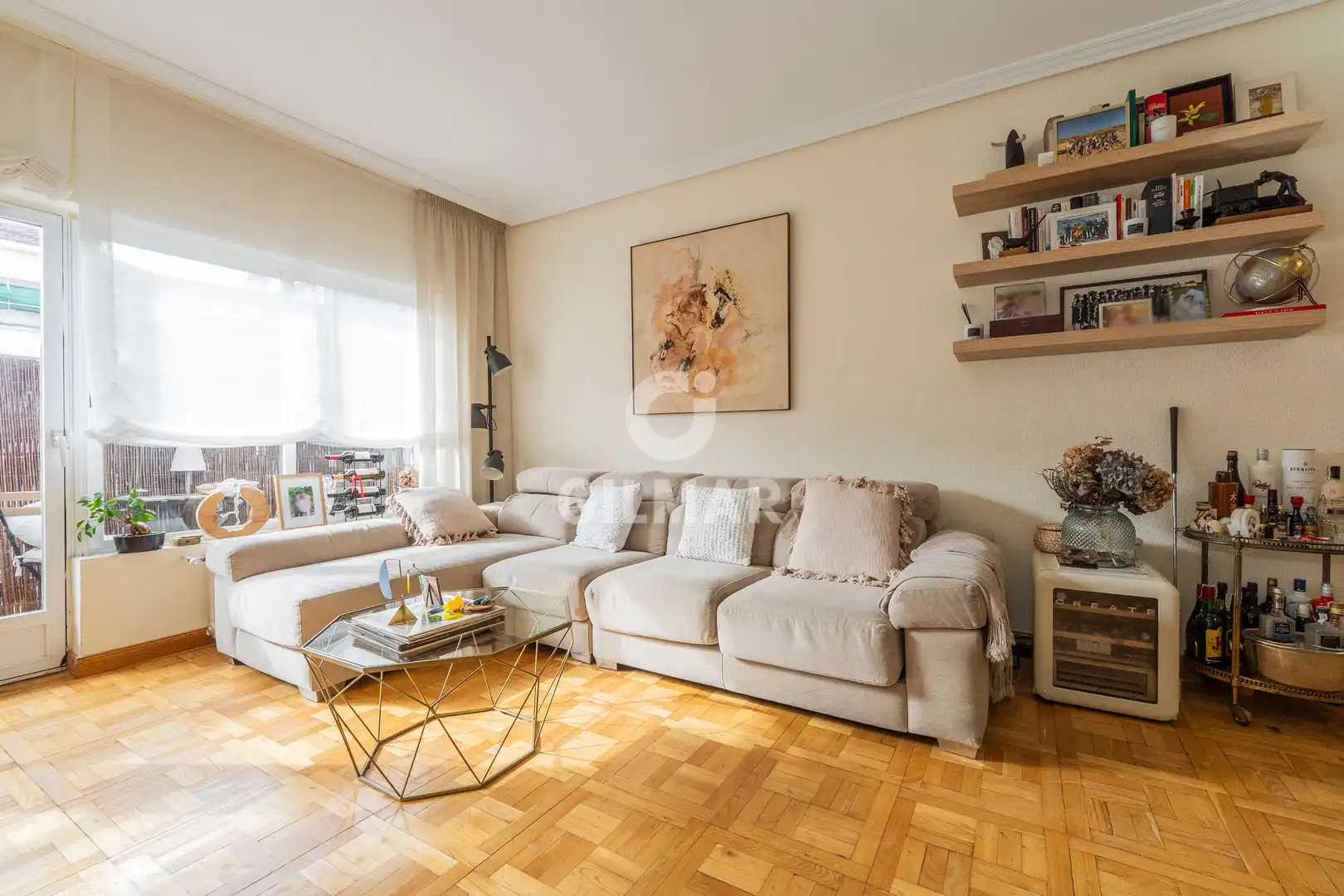 Sala d'estar de Pis en venda en  Madrid Capital amb Calefacció i Balcó