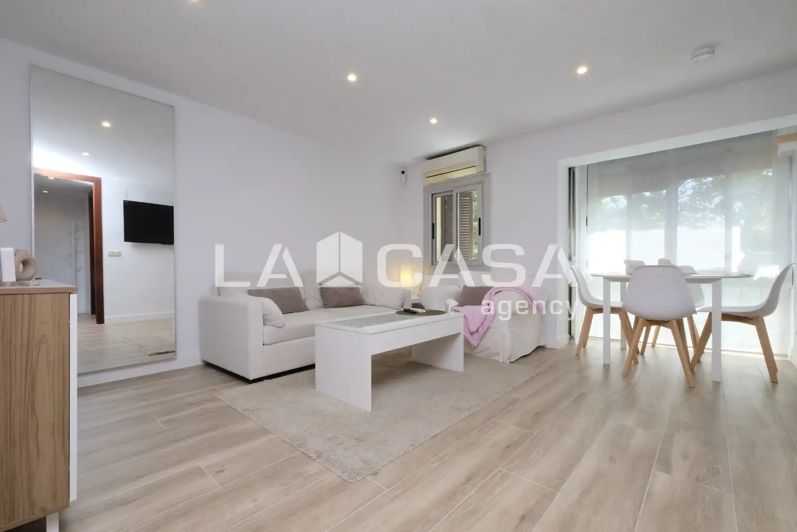 Sala d'estar de Pis en venda en Barcelona amb Calefacció