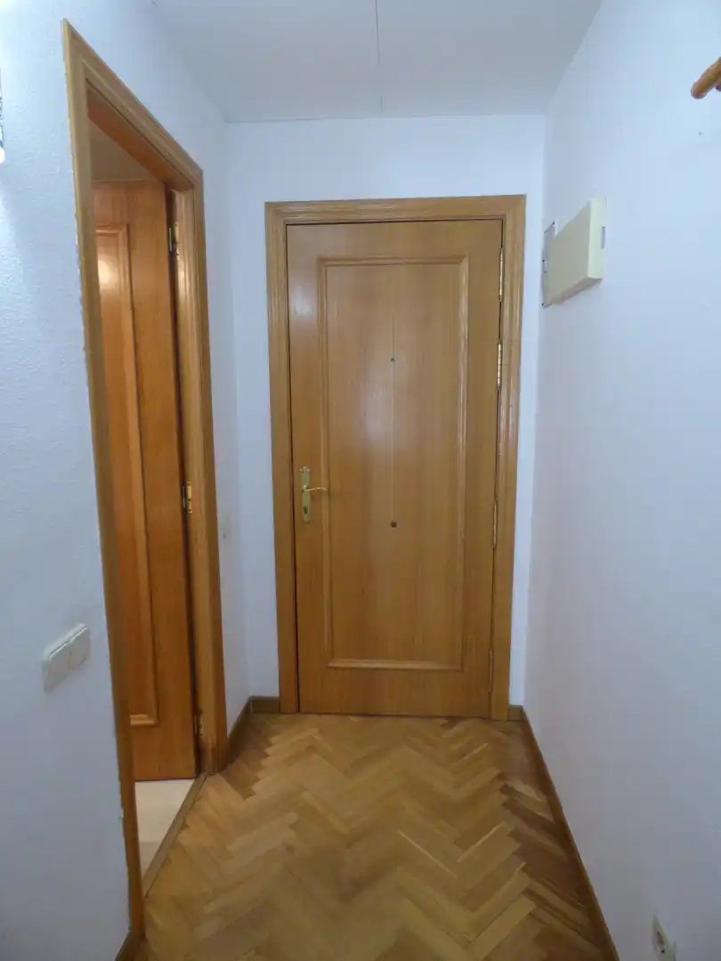 Flat for rent in Madrid  with Air Conditioner, Heating and Furnished