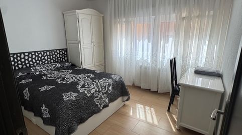 Foto 4 von Wohnung zur Miete in Calle César de la Campa Alba, 4, Los Castros, Santander