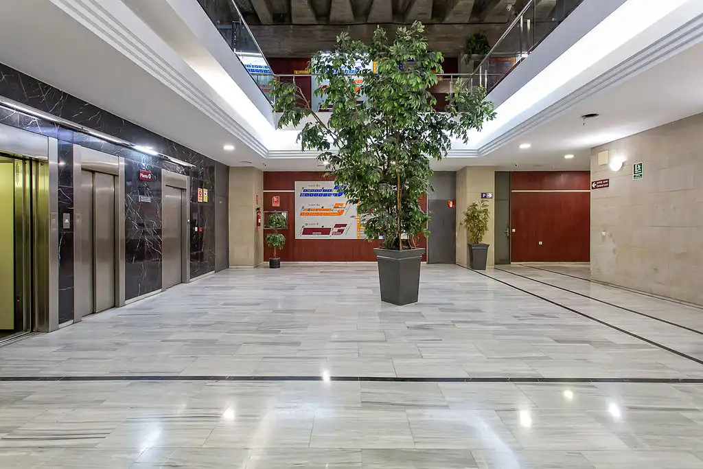 Local comercial en venta en Carrer de Pompeu Fabra 7-13, imagen 4