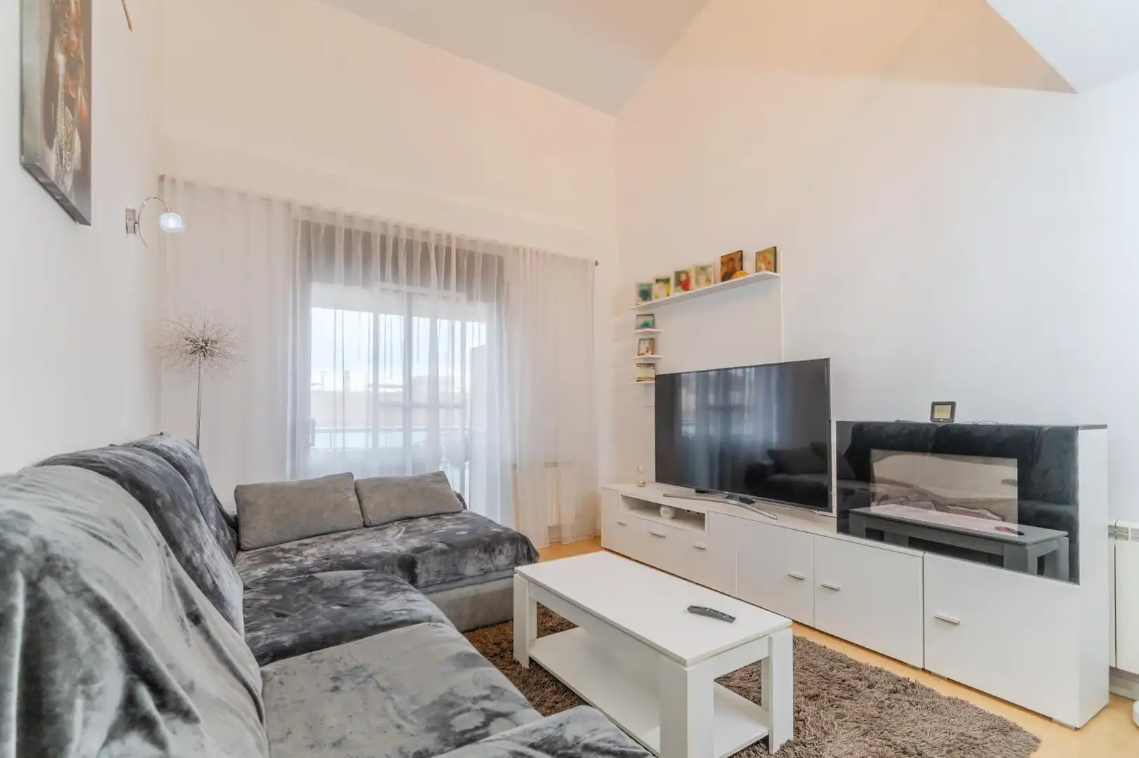 Sala d'estar de Dúplex en venda en Salt amb Calefacció i Jardí privat