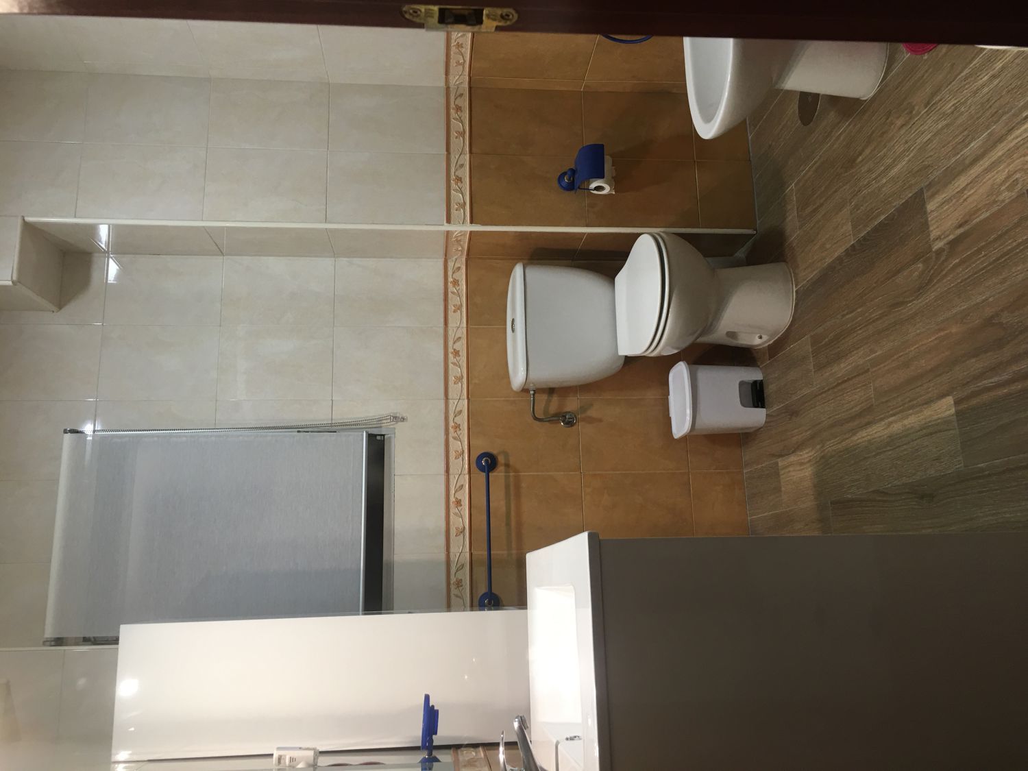 Baño de Piso de alquiler en  Granada Capital con Calefacción y Amueblado