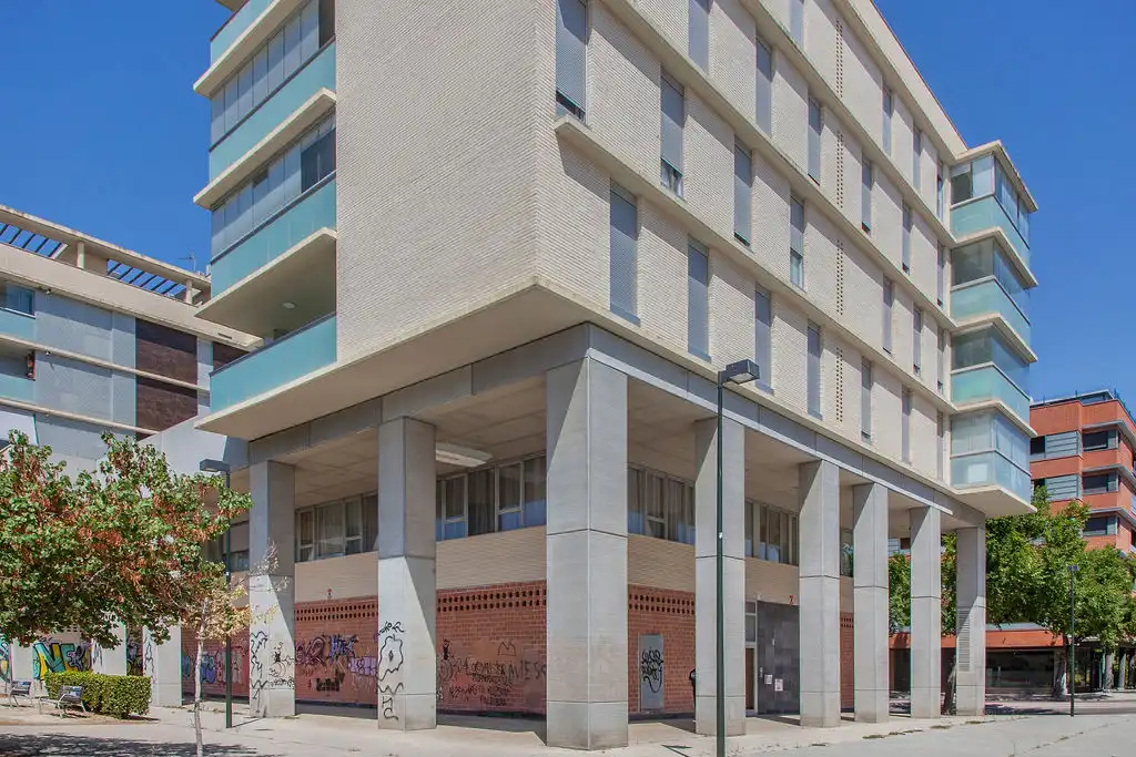 Vista exterior de Local en venta en Zaragoza