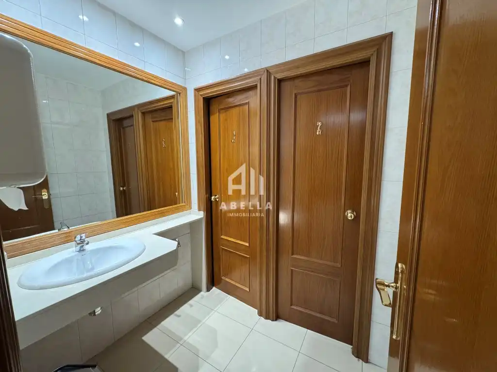 Bathroom of Office for rent in Rambla Ferran
