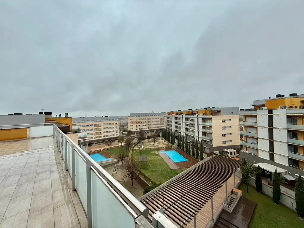 Terrasse von Dachboden zum Verkauf in Figueres mit Heizung, Parkett und Terrasse