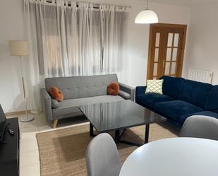 Living room of Flat to rent in  Granada Capital  with Heating, Terrace and Furnished