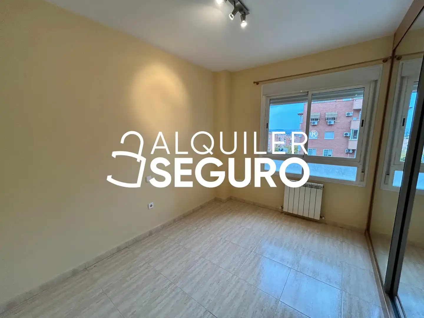 Piso con ascensor en alquiler en Comprension, imagen 2