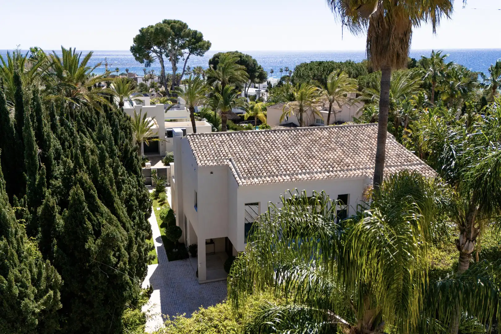 Vista exterior de Casa o xalet de lloguer en Marbella amb Calefacció, Jardí privat i Terrassa