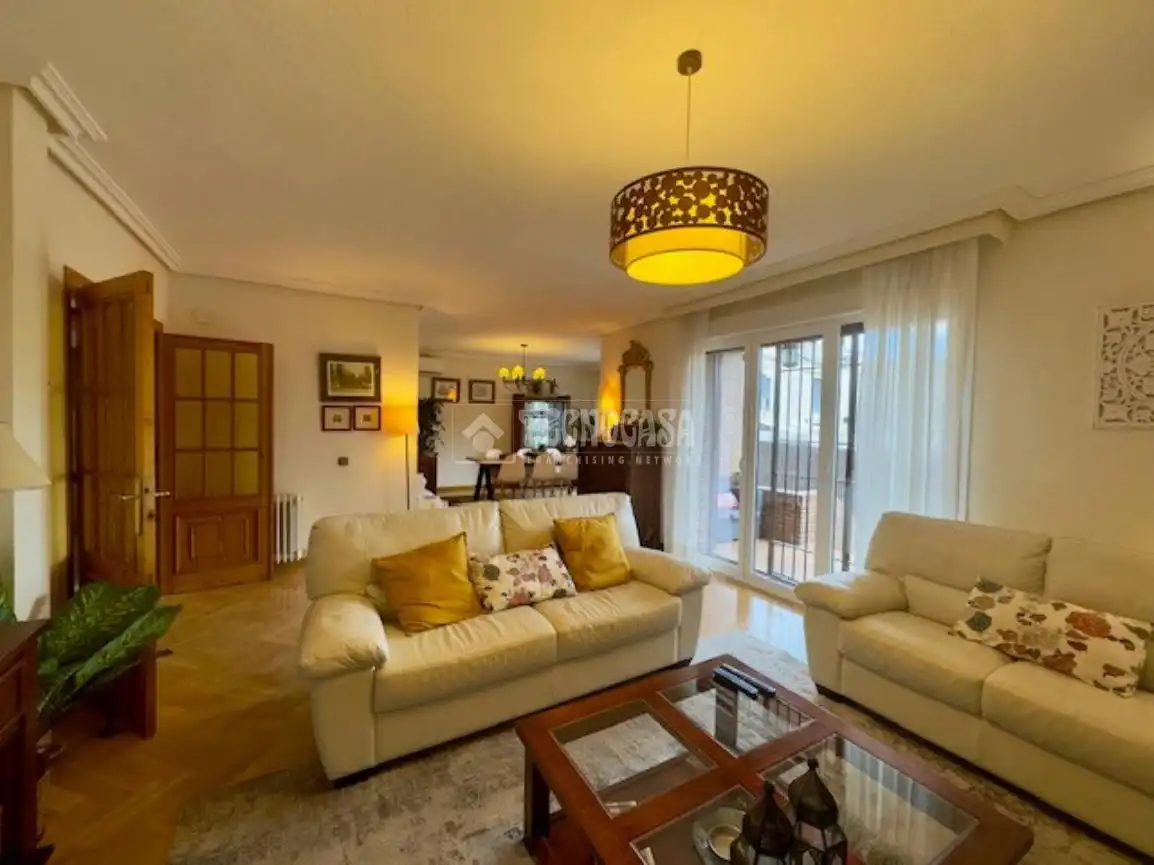 Living room of Detached homes for sale in Las Rozas de Madrid  with Air Conditioner, Heating and Private garden
