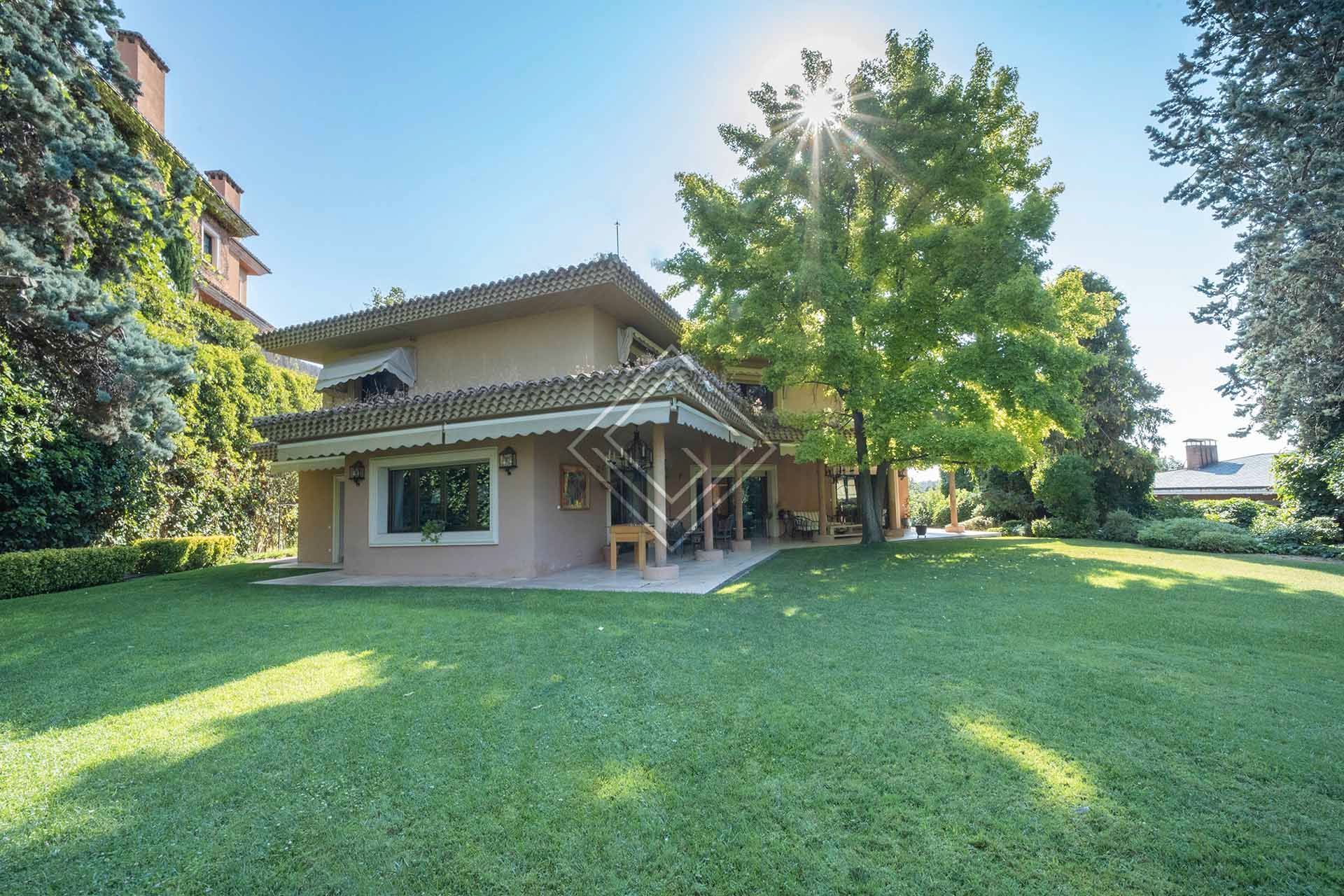 Garden of House or chalet for sale in  Madrid Capital  with Private garden, Terrace and Storage room