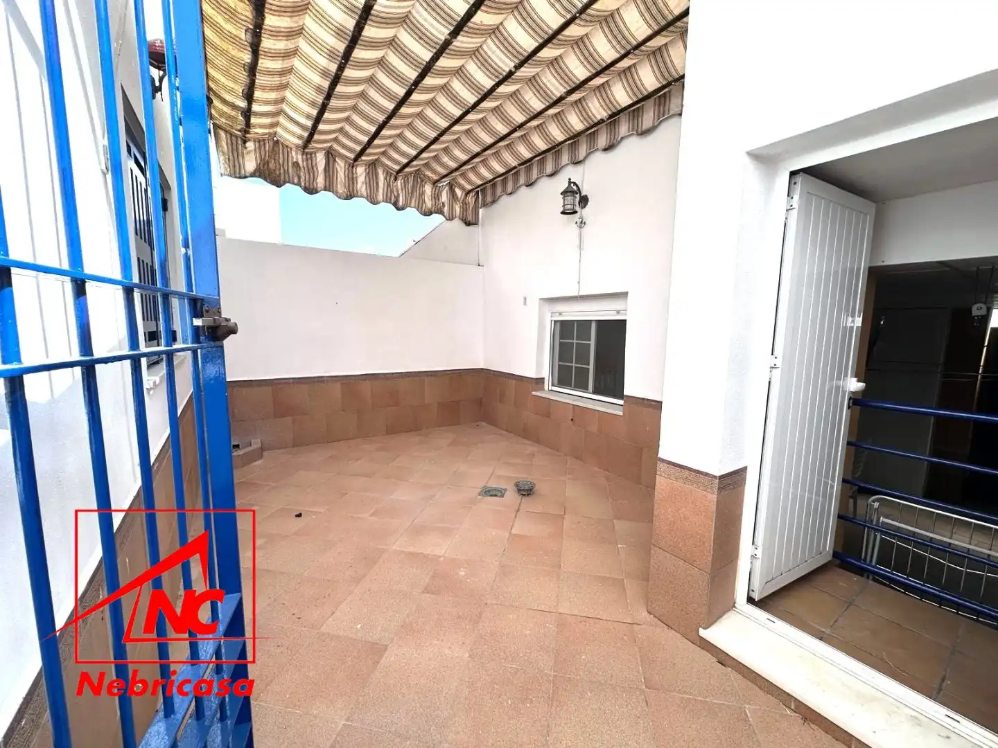 Terrassa de Casa o xalet en venda en Lebrija amb Aire condicionat i Jardí privat