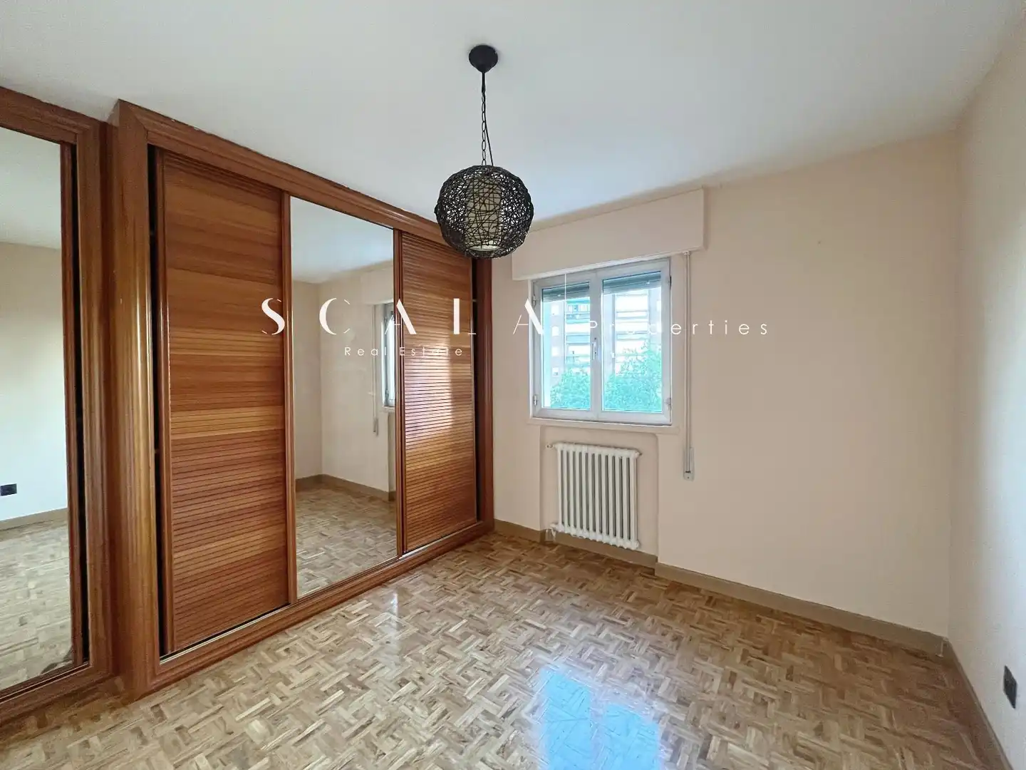 Habitación de Piso de alquiler en Madrid con Aire acondicionado, Calefacción y Parquet