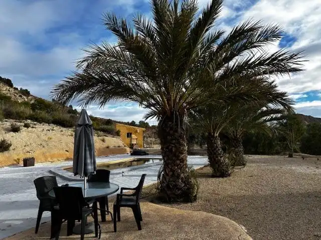 Terrasse von Country house zum Verkauf in Aledo mit Klimaanlage, Privatgarten und Schwimmbad