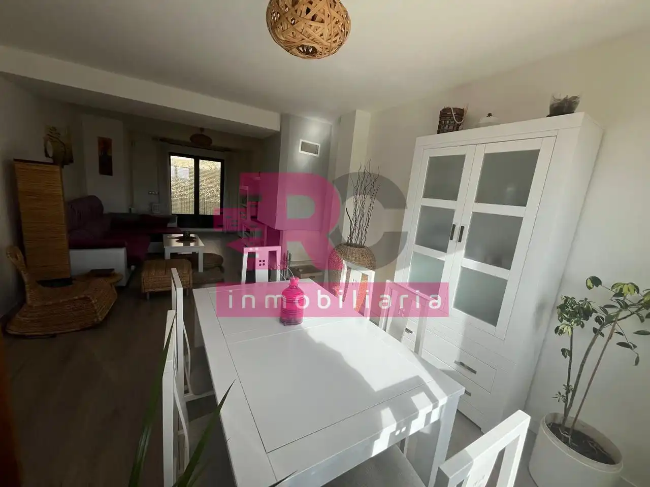 Comedor de Casa adosada en venta en Cabrerizos con Calefacción, Jardín privado y Piscina comunitaria
