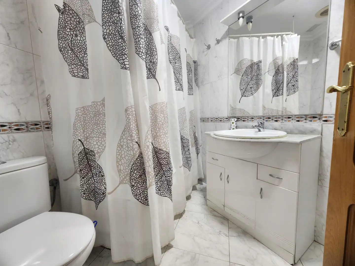 Bathroom of Flat for sale in Crevillent  with Balcony