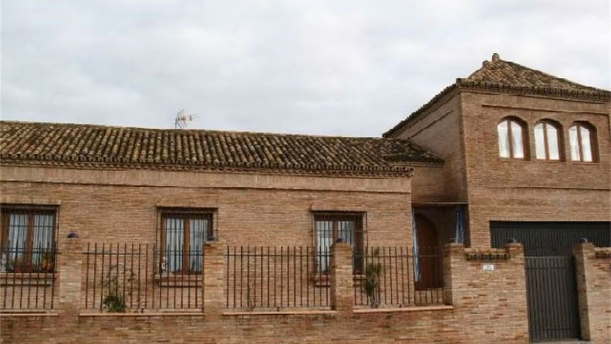 Vista exterior de Casa o xalet en venda en Salvaleón amb Aire condicionat, Calefacció i Jardí privat