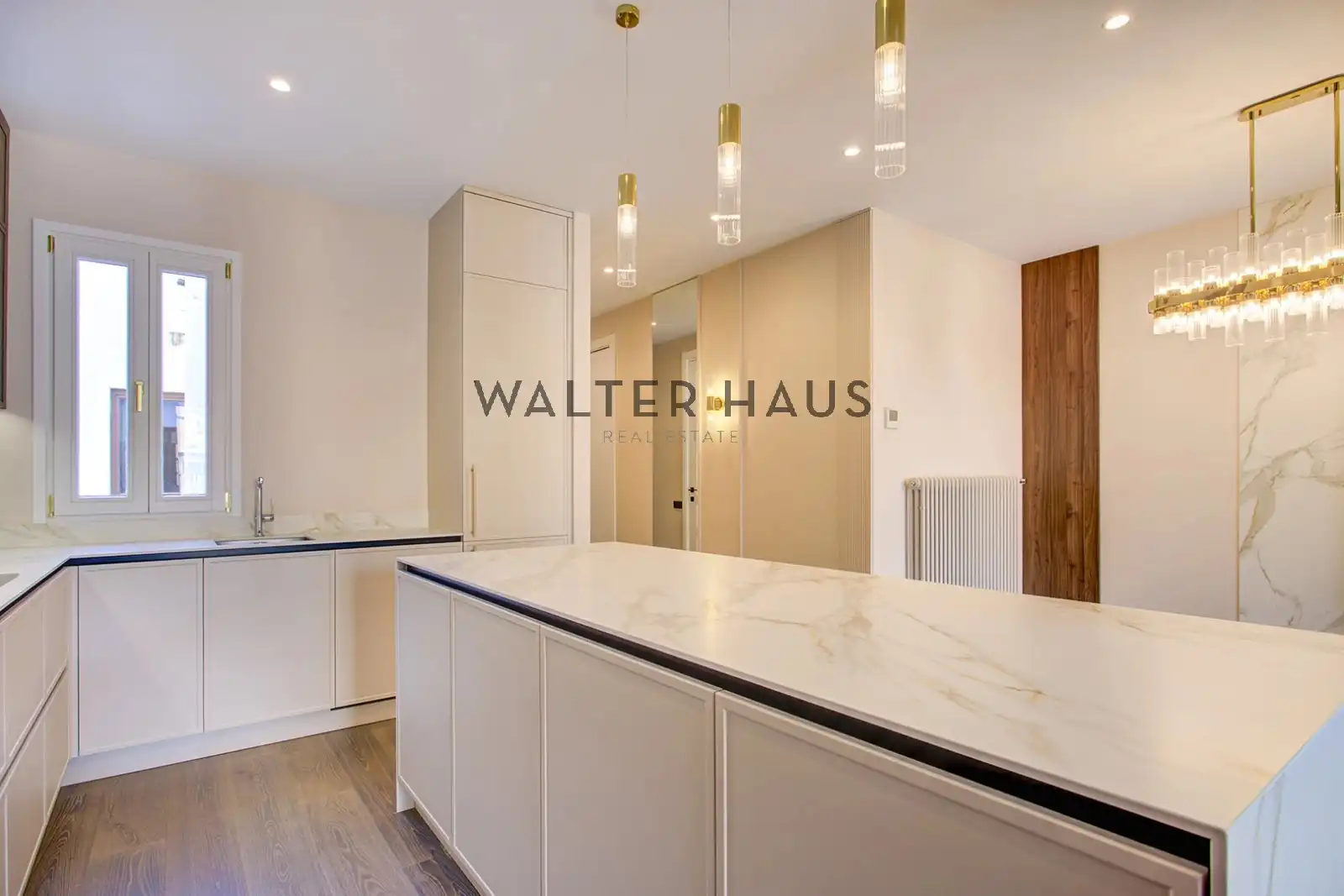 Küche von Wohnung zum Verkauf in Barcelona mit Klimaanlage und Heizung
