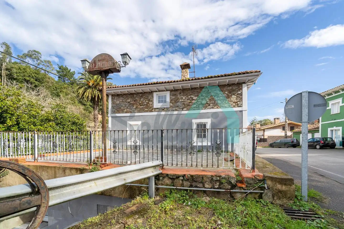 Vista exterior de Casa o xalet en venda en Cudillero amb Terrassa