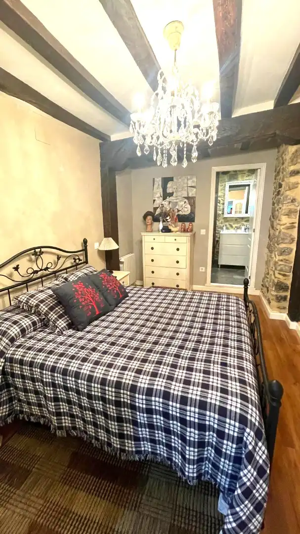 Bedroom of Flat for sale in Castro-Urdiales  with Heating, Furnished and Balcony