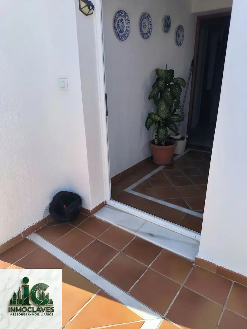Detached homes for sale in Algeciras  with Terrace and Furnished