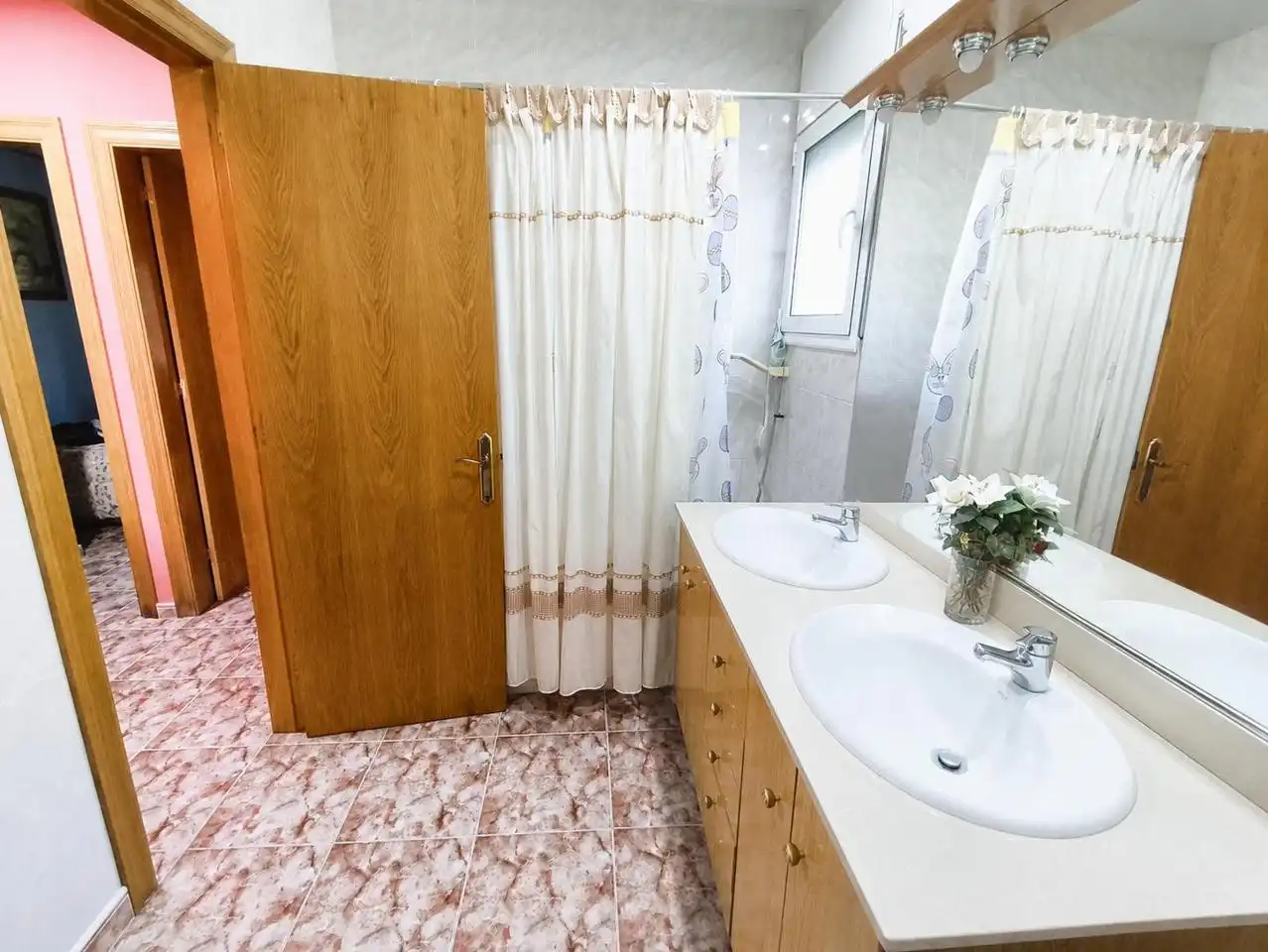 Badezimmer von Haus oder Chalet zum Verkauf in Canyelles mit Heizung, Privatgarten und Terrasse