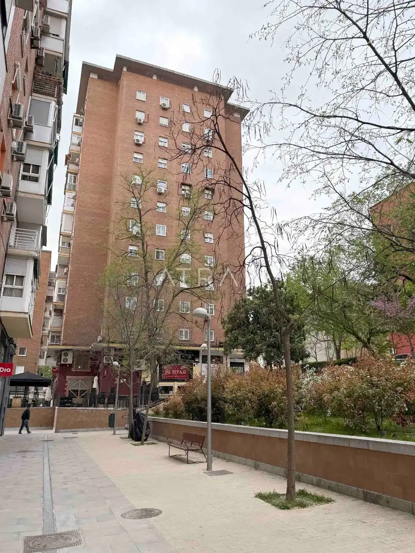 Vista exterior de Pis en venda en Madrid amb Aire condicionat, Calefacció i Terrassa