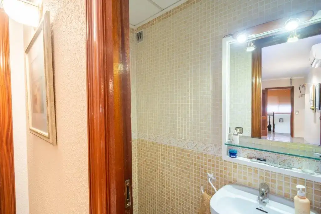 Baño de Casa o chalet en venta en Flix con Calefacción, Piscina y Amueblado