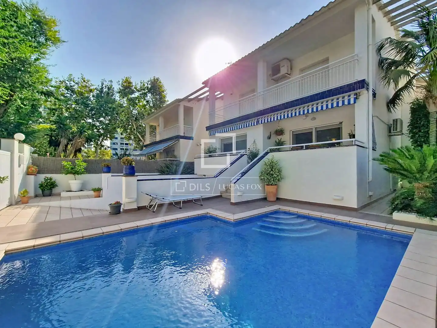 Exterior view of Houses for sale in Vilanova i la Geltrú  with Air Conditioner, Heating and Private garden