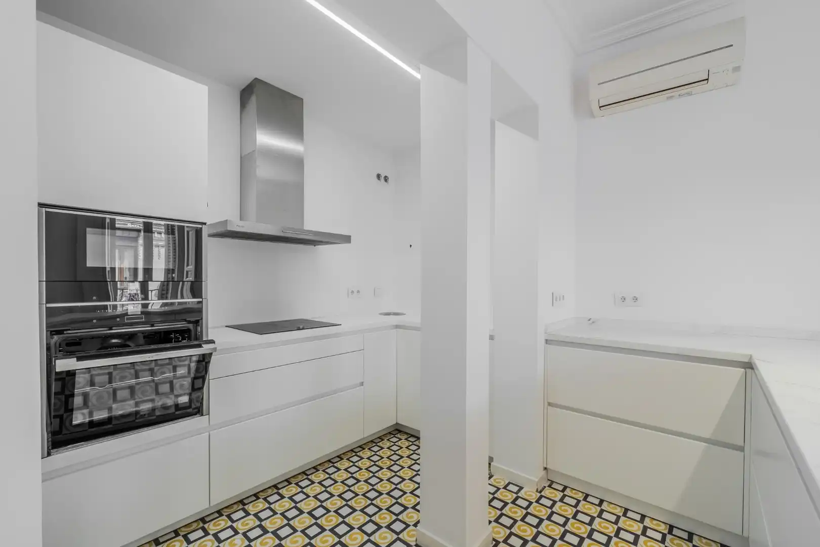 Cuina de Pis en venda en Madrid amb Aire condicionat, Calefacció i Balcó