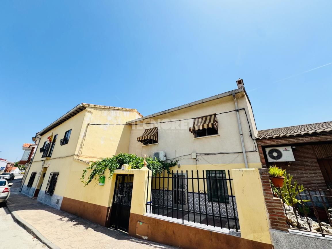 Single-family semi-detached for sale in Ctra. Malpica, Cebolla