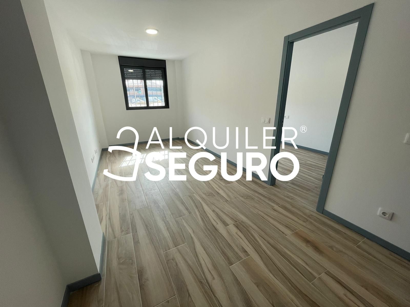 Bedroom of Flat to rent in Fuenlabrada  with Air Conditioner, Heating and Terrace