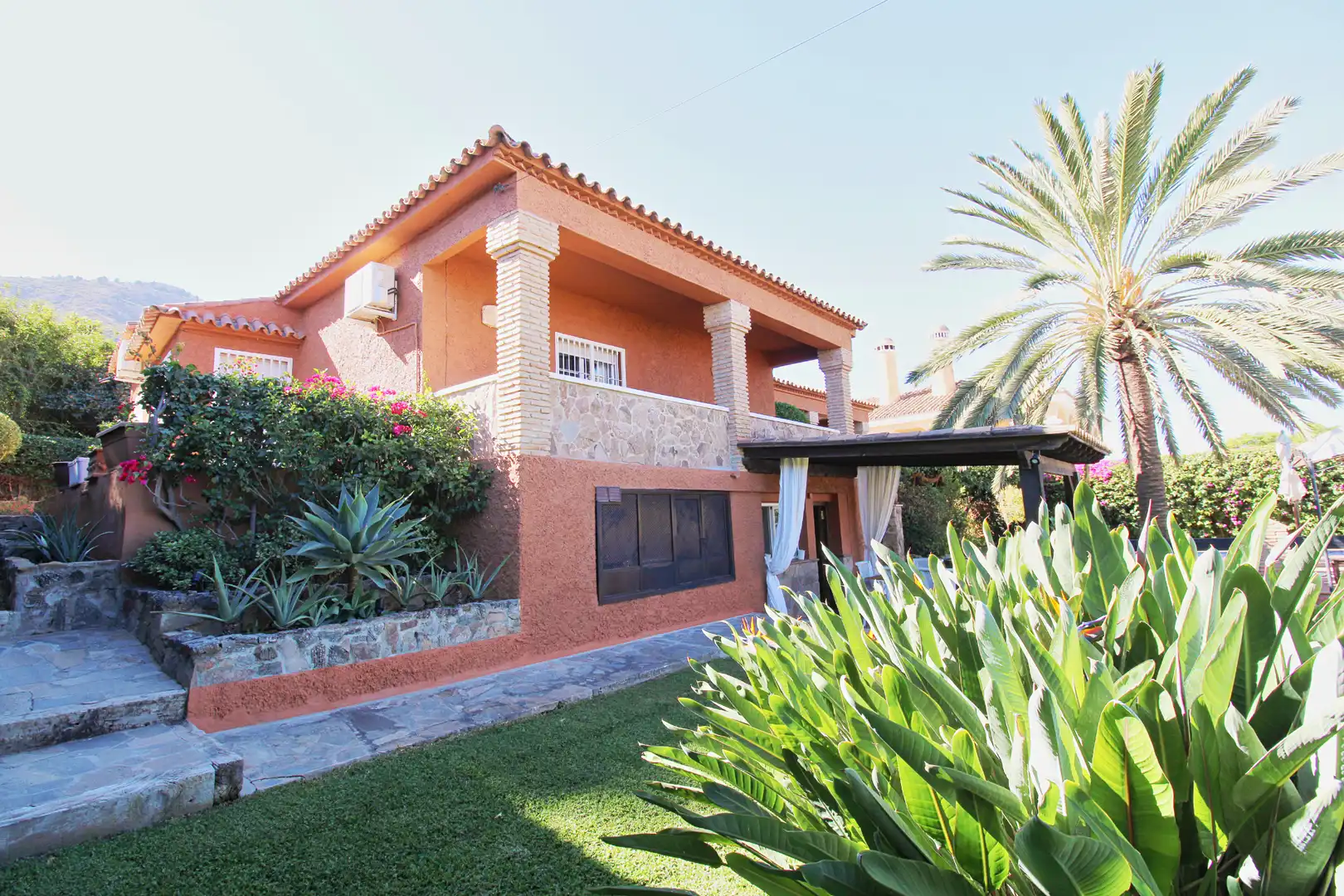 Chalet con piscina en venta en Manantiales - Lagar - Cortijo, imagen 3