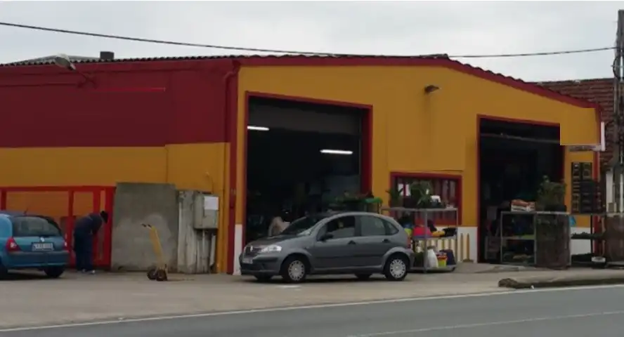 Nave industrial en venta en Redondela