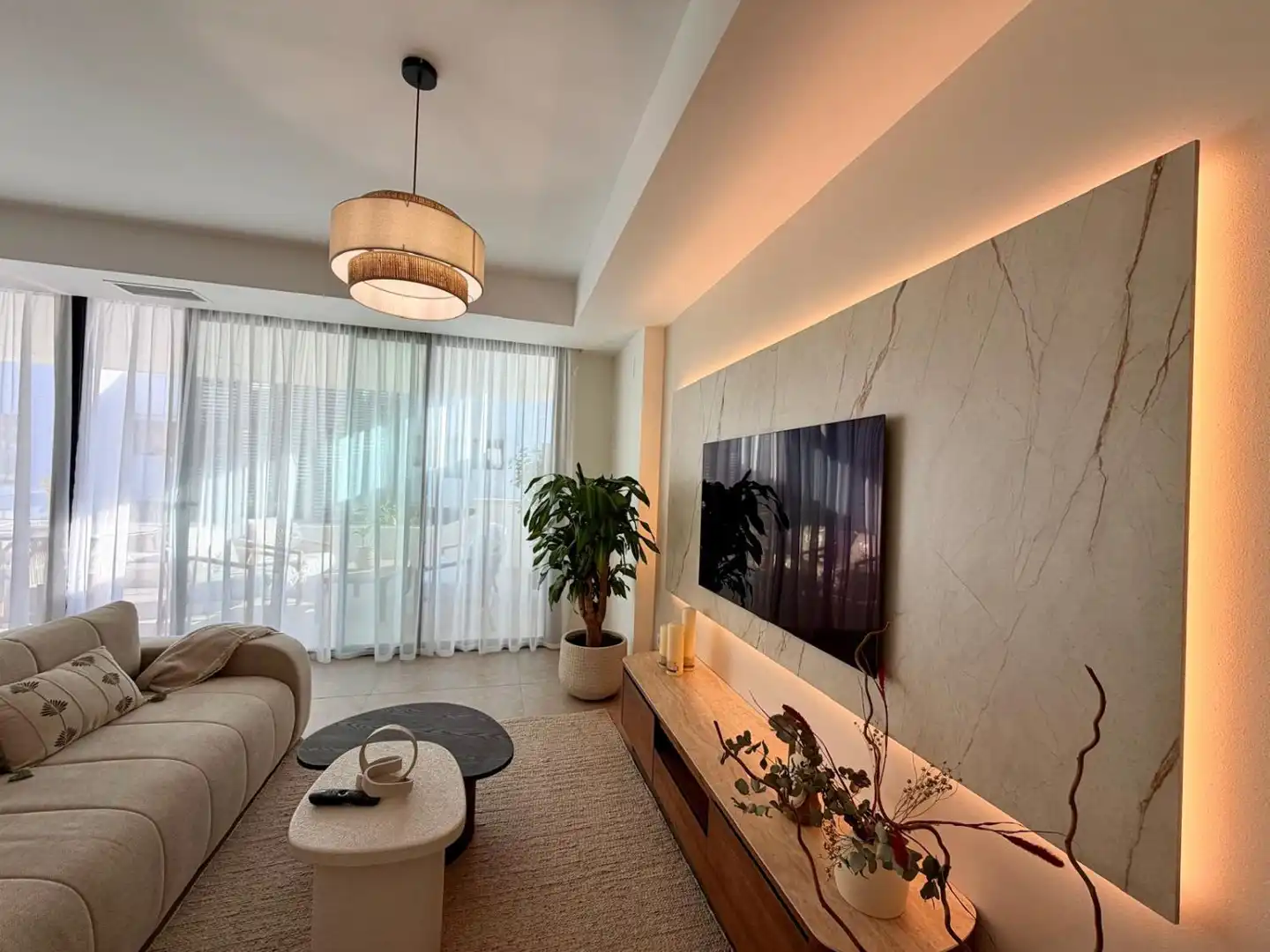 Living room of Flat for sale in Estepona  with Air Conditioner, Heating and Terrace