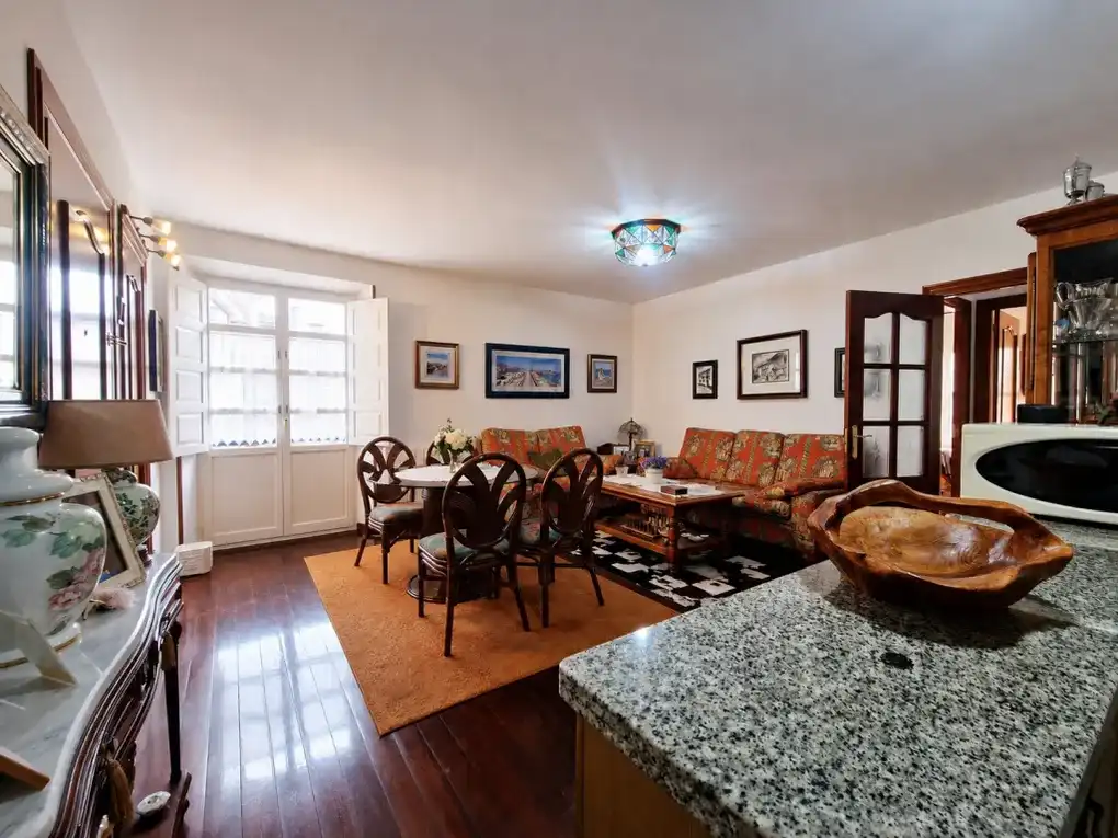 Flat for sale in Calle Manuel Cué, imagen 2