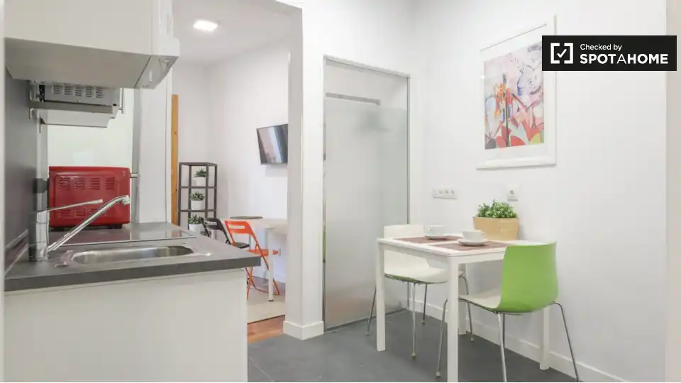 Piso con terraza en alquiler en Centro, imagen 2