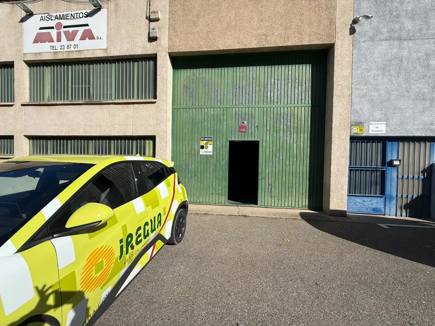 Parkplatz von Fabrikhallen zur Miete in  Logroño