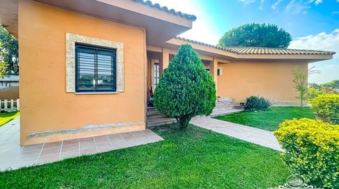 Se vende una maravillosa casa en la urbanización elite King Park del Municipio Sils, pegada al bosque y con unas vistas panorámica, imatge 3