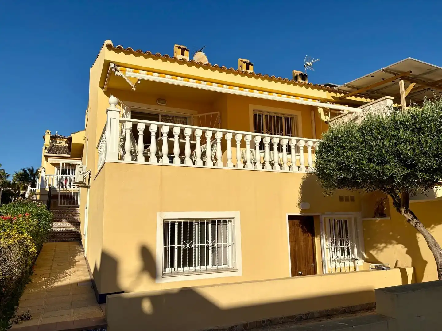 Vista exterior de Casa o chalet en venta en Benijófar con Aire acondicionado, Jardín privado y Terraza