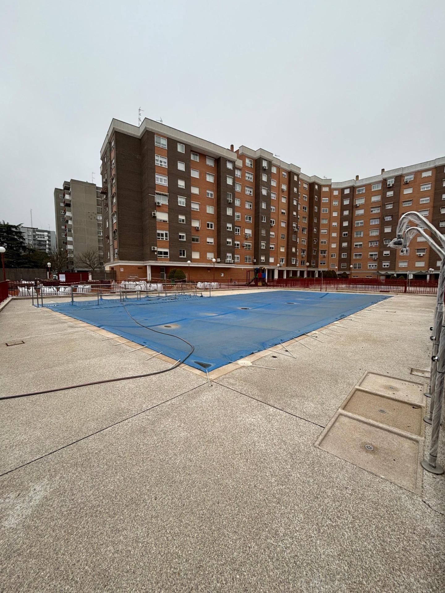 Piscina de Pis de lloguer en Móstoles amb Calefacció, Jardí privat i Parquet