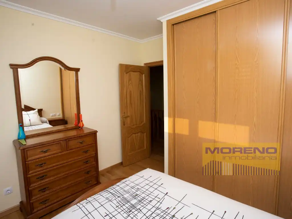 Dormitori de Casa o xalet en venda en Sarria